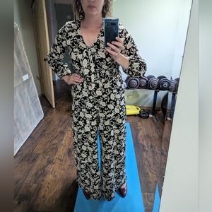 Long sleeve, wide leg Express romper.... with pockets!!!!!